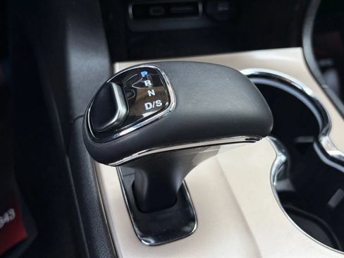 Used 2014 Jeep Grand Cherokee Limited AWD/4WD image 26