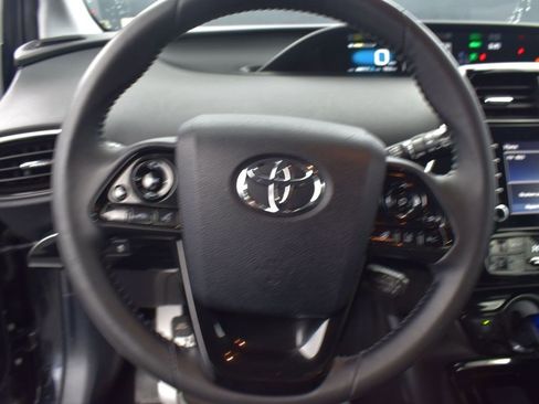 Used 2020 Toyota Prius XLE image 12