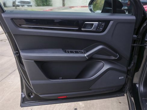 Certified 2023 Porsche Cayenne image 31