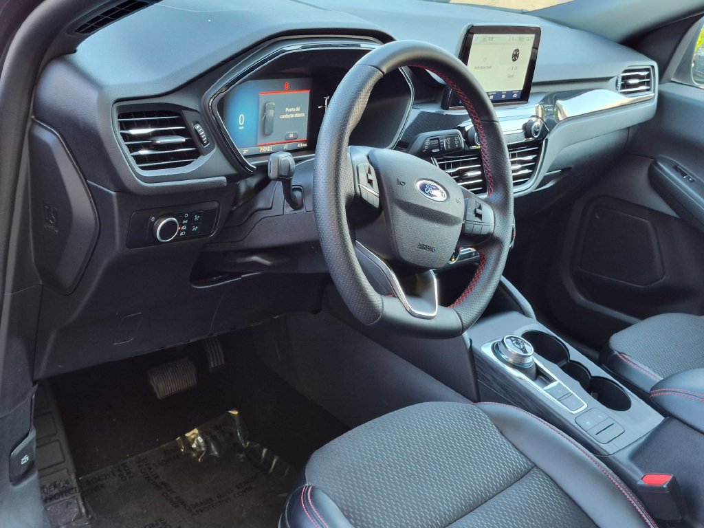 Used 2025 Ford Escape ST-Line AWD/4WD image 12