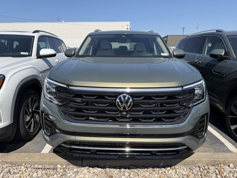 New 2026 Volkswagen Atlas SEL Premium R-Line AWD/4WD image 3