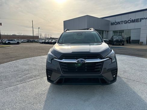 New 2026 Subaru Ascent Limited image 2