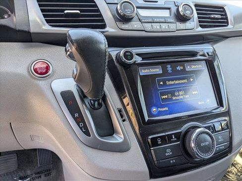 Used 2015 Honda Odyssey Touring Elite image 12
