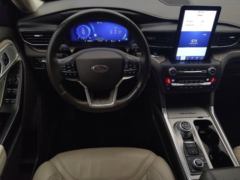 Used 2020 Ford Explorer Platinum w/ Premium Technology Package image 22