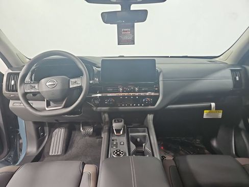 New 2026 Nissan Pathfinder Platinum AWD/4WD image 17