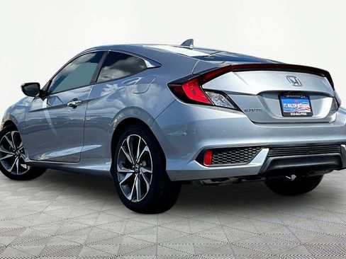 Used 2019 Honda Civic Touring image 5