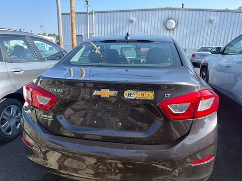 Used 2017 Chevrolet Cruze LT FWD image 5