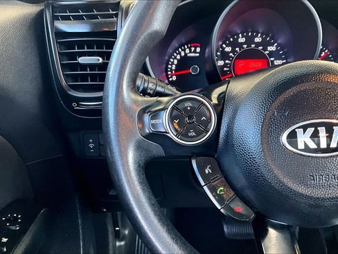 Used 2015 Kia Soul FWD image 22