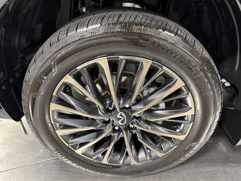 Used 2025 INFINITI QX80 Autograph w/ Autograph Exterior Package AWD/4WD image 2