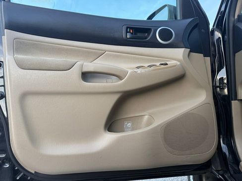 Used 2011 Toyota Tacoma 4x4 Double Cab w/ SR5 Pkg #2 image 11