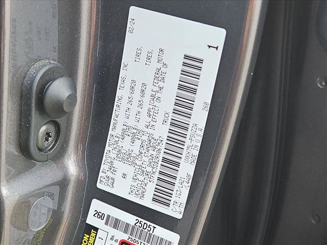 Used 2024 Toyota Tundra Platinum AWD/4WD image 23