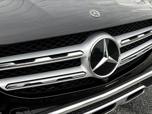 Used 2022 Mercedes-Benz GLC 300 w/ Premium Package Lite image 31
