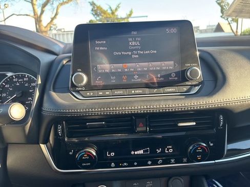 Used 2023 Nissan Rogue SL FWD image 21