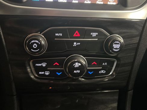 Used 2019 Chrysler 300 Touring w/ Sport Appearance Package AWD/4WD image 23
