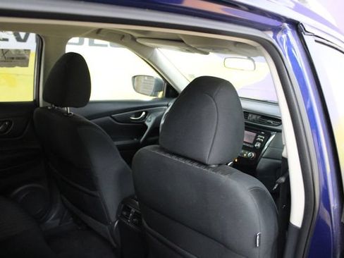Used 2017 Nissan Rogue SV AWD/4WD image 10