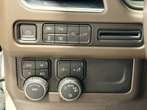 Used 2022 Chevrolet Tahoe LT w/ Luxury Package AWD/4WD image 10