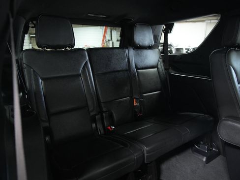 Used 2025 GMC Yukon Denali AWD/4WD image 17
