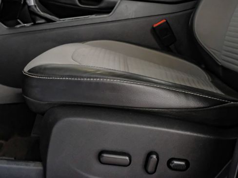 Used 2017 Ford Escape SE w/ Equipment Group 201A FWD image 30