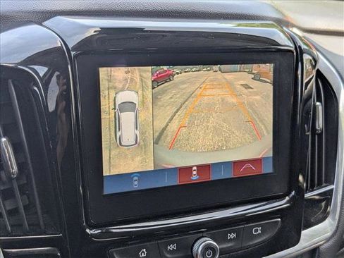 Used 2019 Chevrolet Traverse Premier w/ Driver Confidence II Package FWD image 11