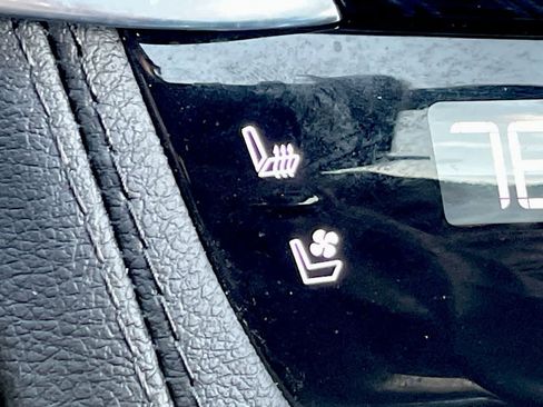 Certified 2024 Cadillac XT6 Premium Luxury w/ LPO, Floor Liner Package image 25