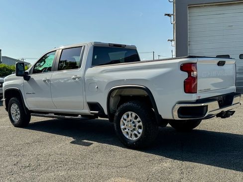 Used 2024 Chevrolet Silverado 2500 LT AWD/4WD image 5