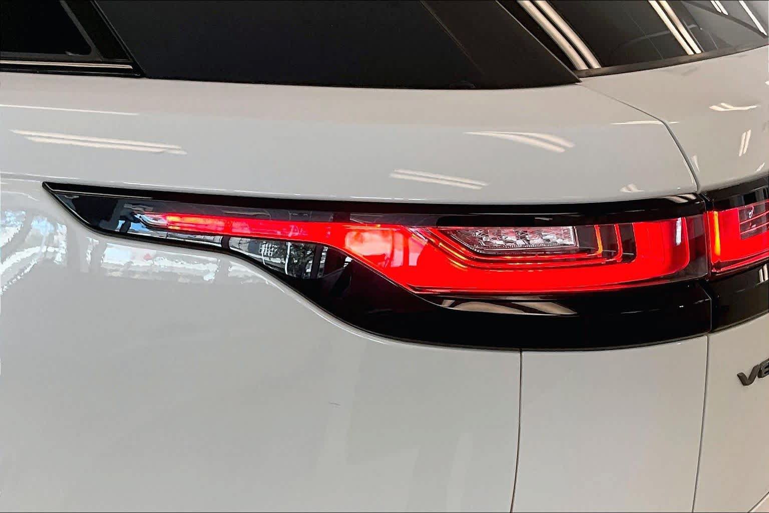 Used 2019 Land Rover Range Rover Velar R-Dynamic SE AWD/4WD image 27