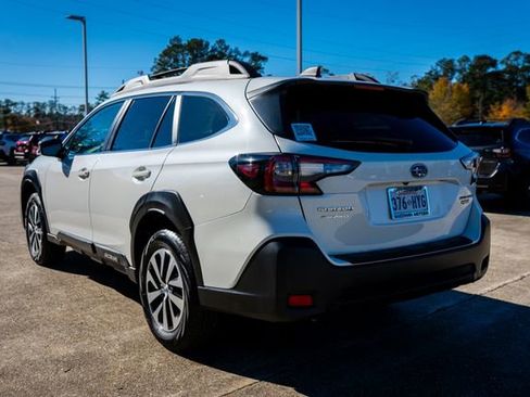 Certified 2025 Subaru Outback Premium image 4