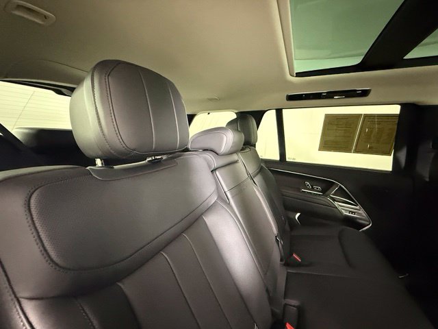 Certified 2025 Land Rover Range Rover Long Wheelbase SE AWD/4WD image 28