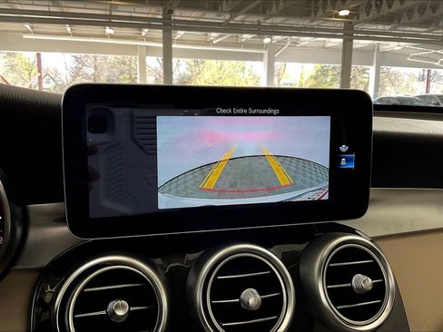 Used 2020 Mercedes-Benz GLC 300 image 21