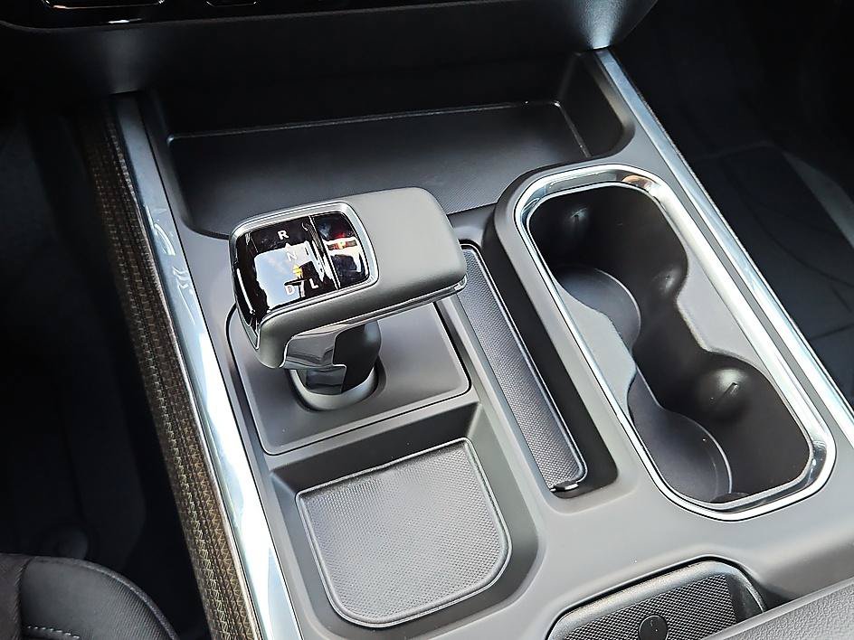 New 2026 Chevrolet Silverado 1500 RST w/ Redline Edition AWD/4WD image 19