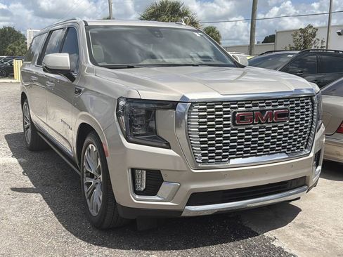 Used 2021 GMC Yukon XL Denali w/ Denali Premium Package RWD image 1
