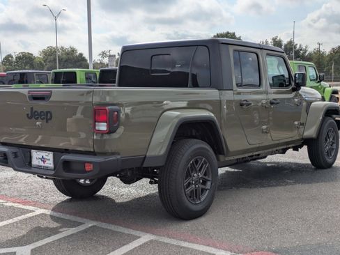 New 2025 Jeep Gladiator Sport AWD/4WD image 5