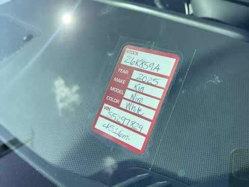 Certified 2025 Kia Niro EX FWD image 14