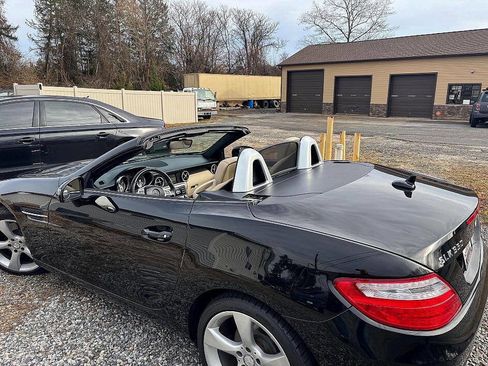 Used 2012 Mercedes-Benz SLK 350 w/ Premium I Pkg image 10