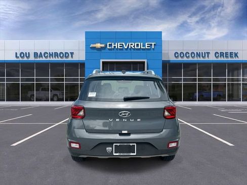 Used 2025 Hyundai Venue SEL FWD image 7