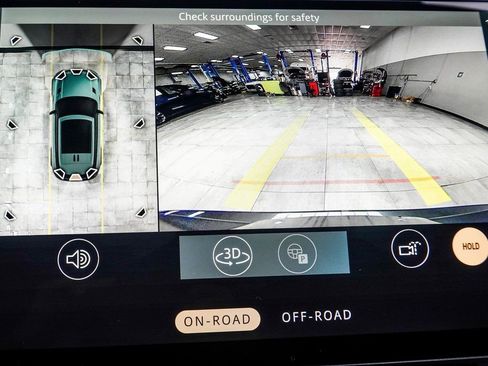 Used 2025 Land Rover Range Rover Sport SE image 27