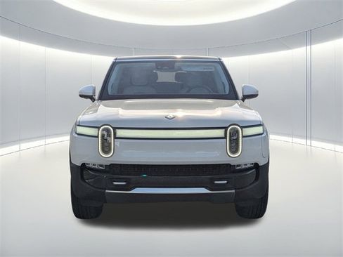 Used 2023 Rivian R1S Adventure image 3