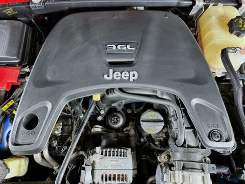 Used 2019 Jeep Wrangler Unlimited Sport S AWD/4WD image 31