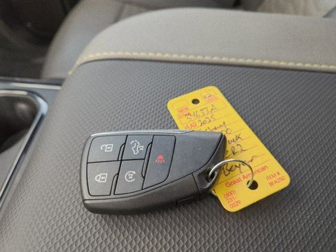 Used 2025 Chevrolet Silverado 2500 ZR2 w/ Technology Package image 61