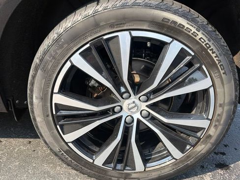 Certified 2023 Volvo XC60 B5 Plus w/ Climate Package AWD/4WD image 7