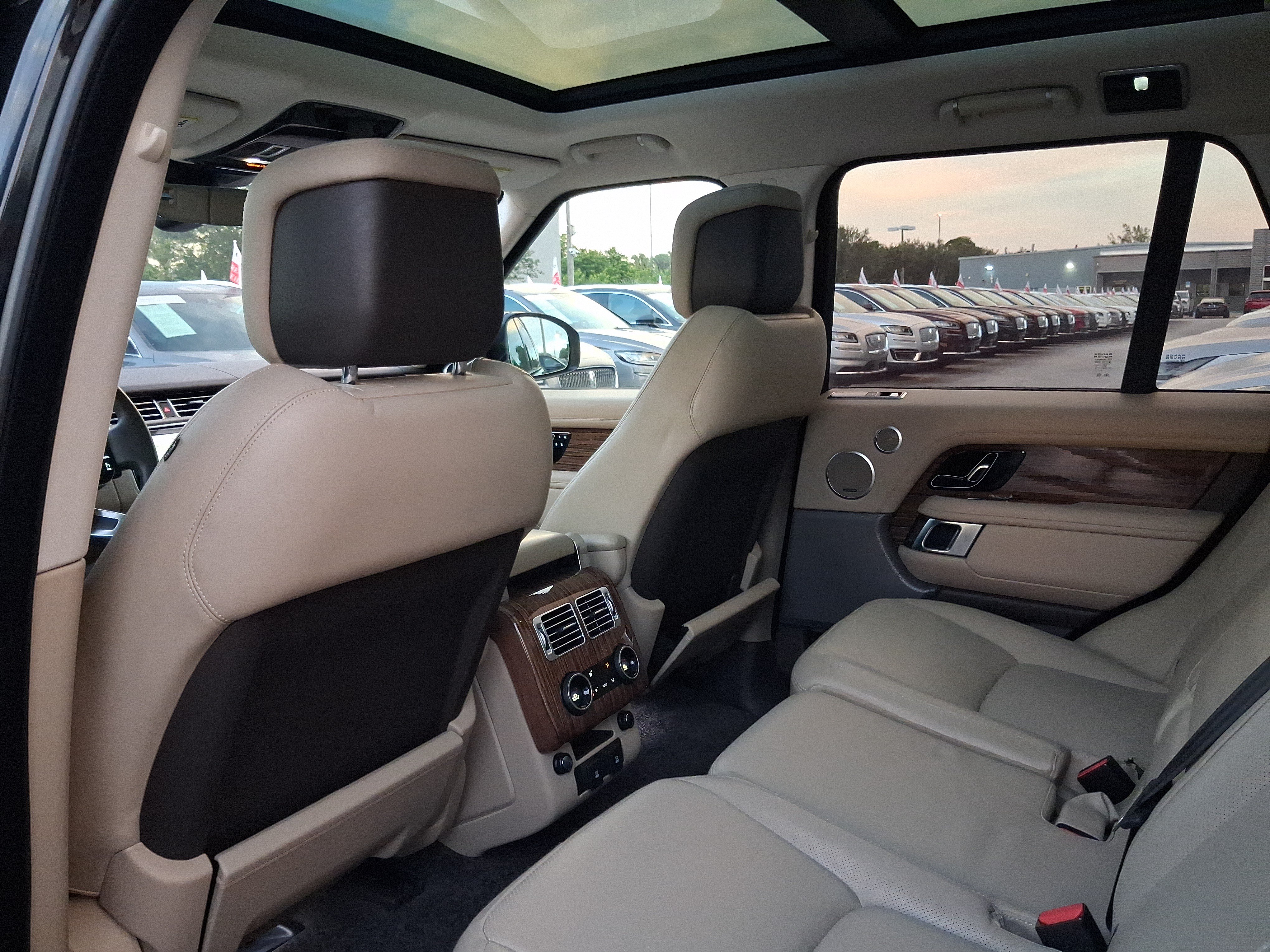 Used 2018 Land Rover Range Rover Supercharged AWD/4WD image 5