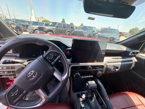 Used 2025 Toyota Tacoma TRD Off-Road AWD/4WD image 10