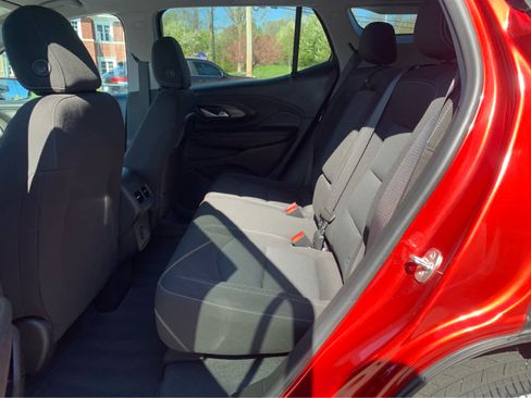 Used 2022 GMC Terrain SLE w/ Driver Convenience Package FWD image 24