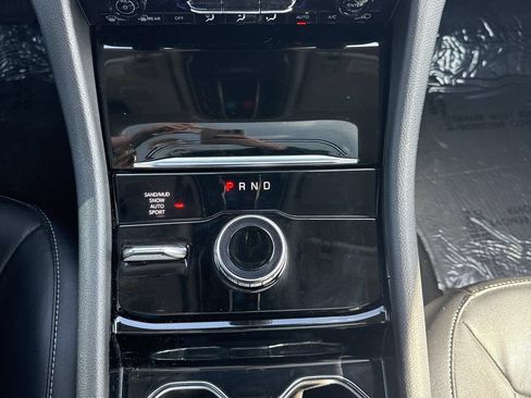 Used 2023 Jeep Grand Cherokee L Limited w/ Black Appearance Package AWD/4WD image 22