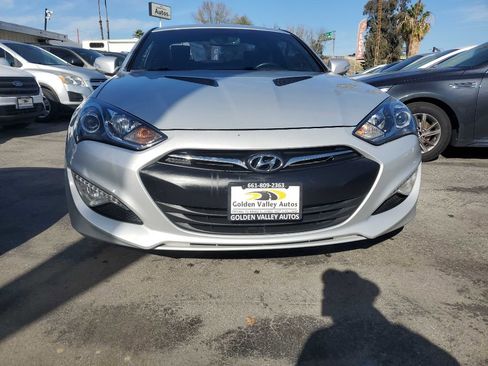 Used 2015 Hyundai Genesis 3.8 image 2