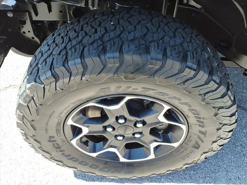 Used 2023 Jeep Wrangler Unlimited Rubicon 4xe w/ Steel Bumper Group AWD/4WD image 9