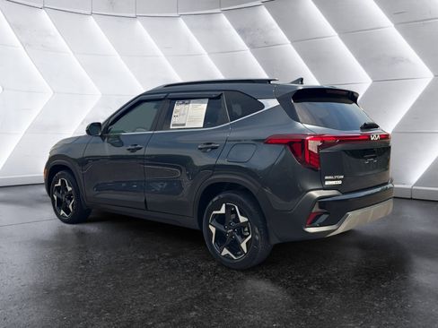 Used 2024 Kia Seltos EX FWD image 3