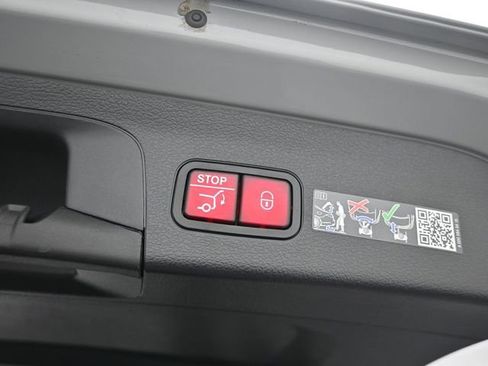 Used 2026 Mercedes-Benz GLS 450 4MATIC image 29