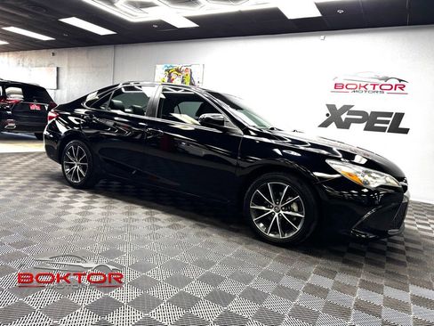 Used 2016 Toyota Camry XSE FWD image 1