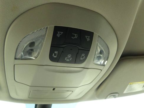 Certified 2024 Chrysler Pacifica Touring-L FWD image 29